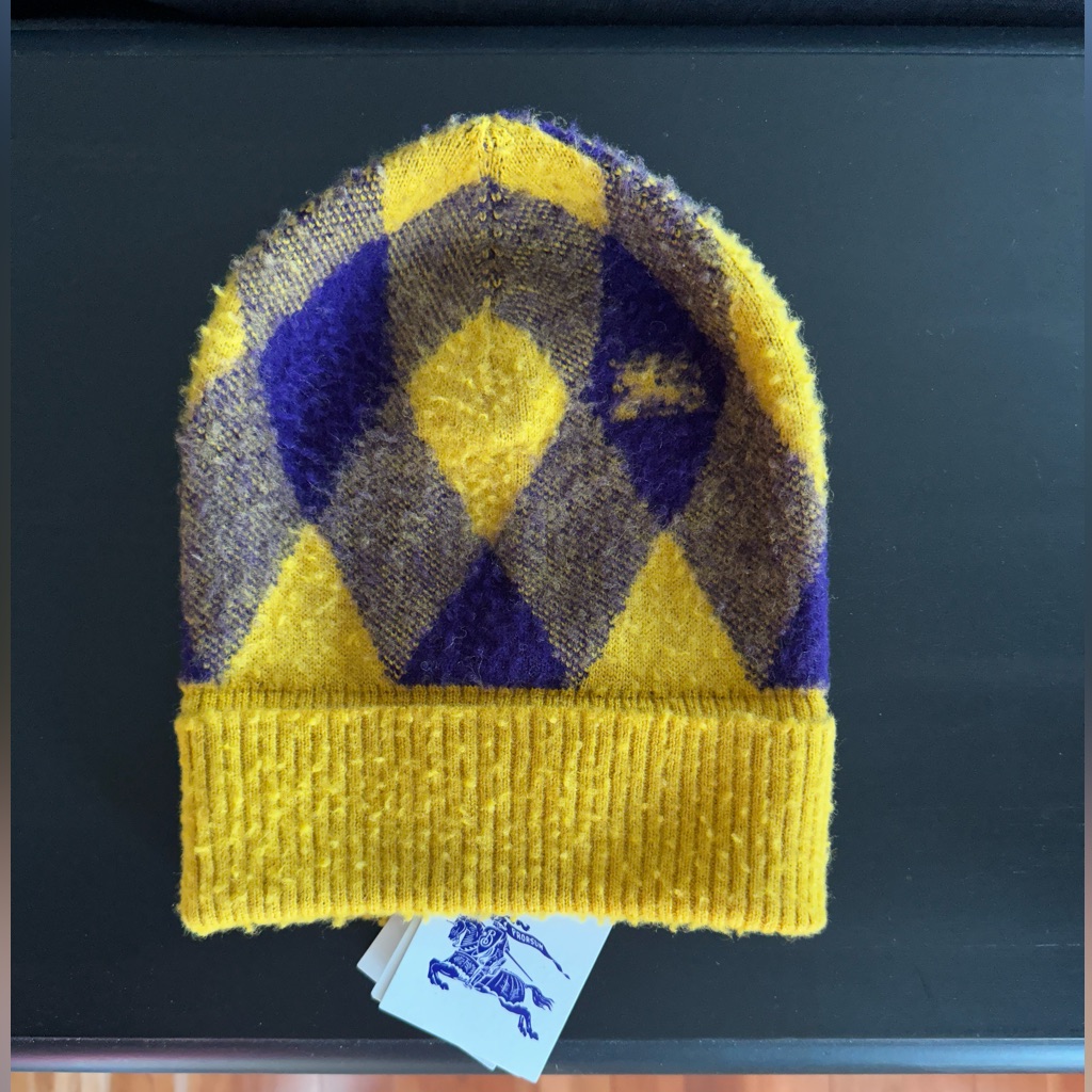 Burberry Whool Beanie Hat Nwt Unisex/One Size